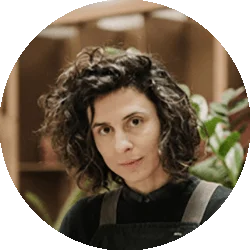 formadora do curso de cerâmica da FICA - Rita Daniel