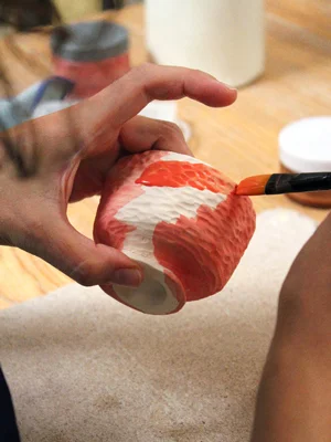 ceramics workshops - ceramics workshop - painting a piece